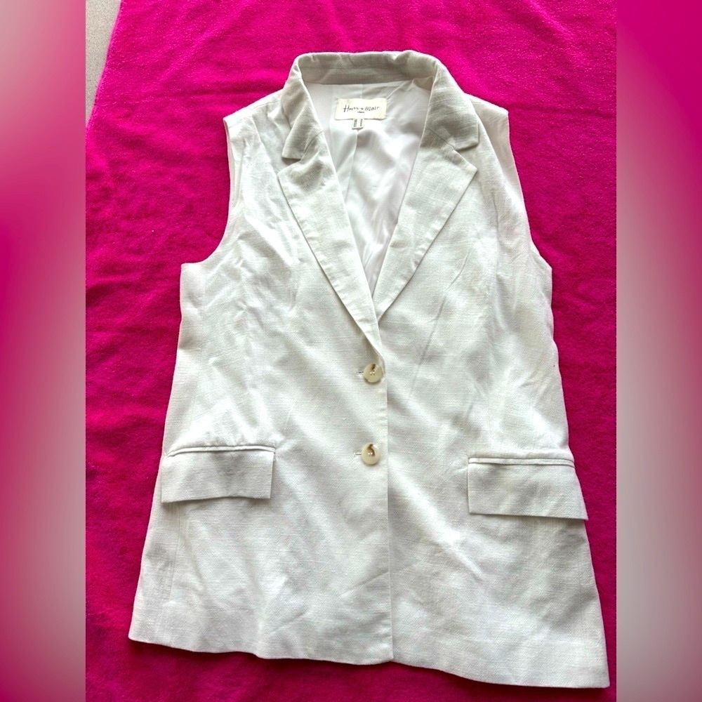 Chic Women's Cream Sleeveless Blazer